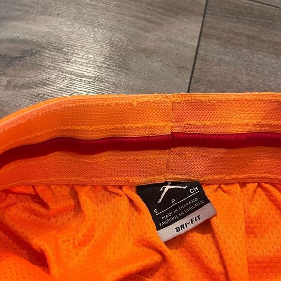 Air Jordan Orange Athletic Workout Shorts Men Small Bin O-0 - Picture 4 of 5